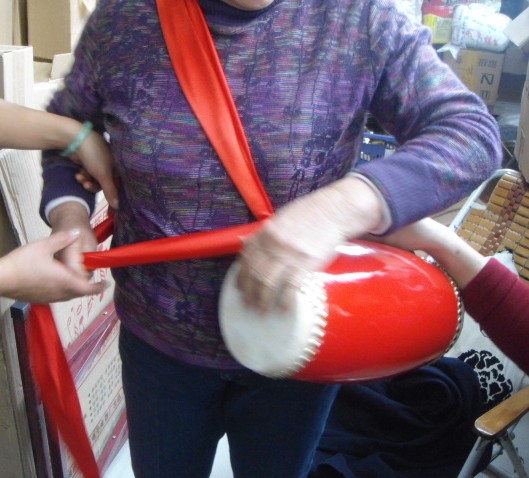 海浪乐器 木质成人腰鼓 14cm三角钉腰鼓 头层牛皮腰鼓 秧歌队腰鼓