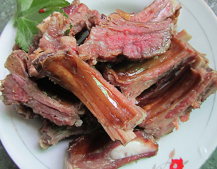 正宗四川特产美食腊猪 柴火烟熏猪排骨腌肉咸肉
